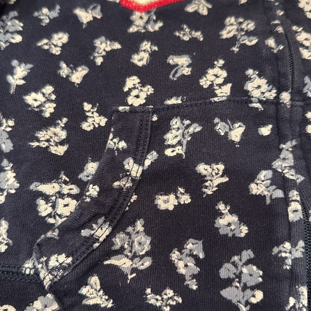 Girls gap hoodie zip up sweatshirt size small.6-7 - Picture 3 of 3